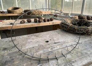 30" Wire Clamp Wreath Ring