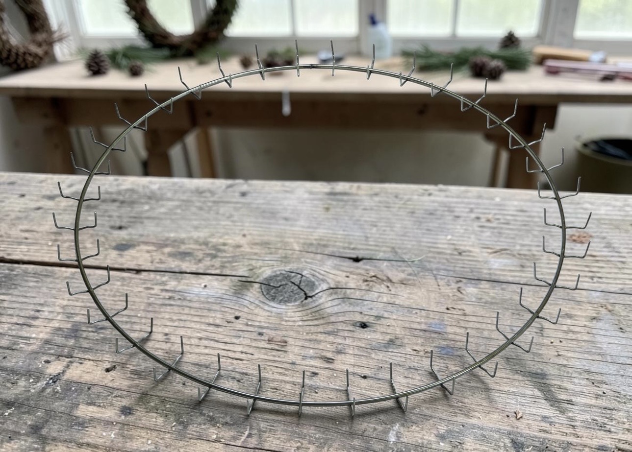 36" Wire Clamp Wreath Ring