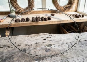 48" Wire Clamp Wreath Ring