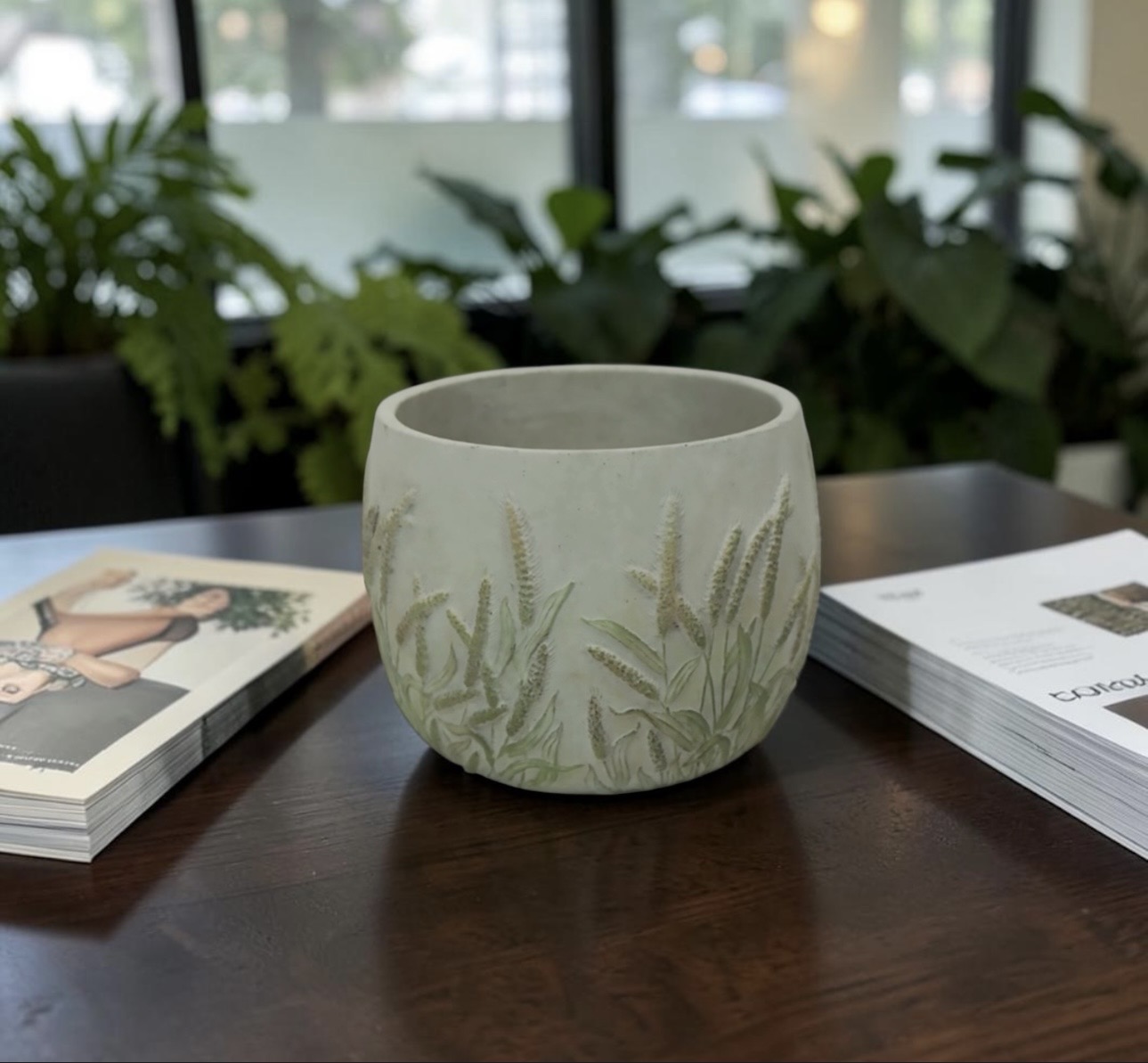 Foxtail Foliage Design Cement Pot - Image 3