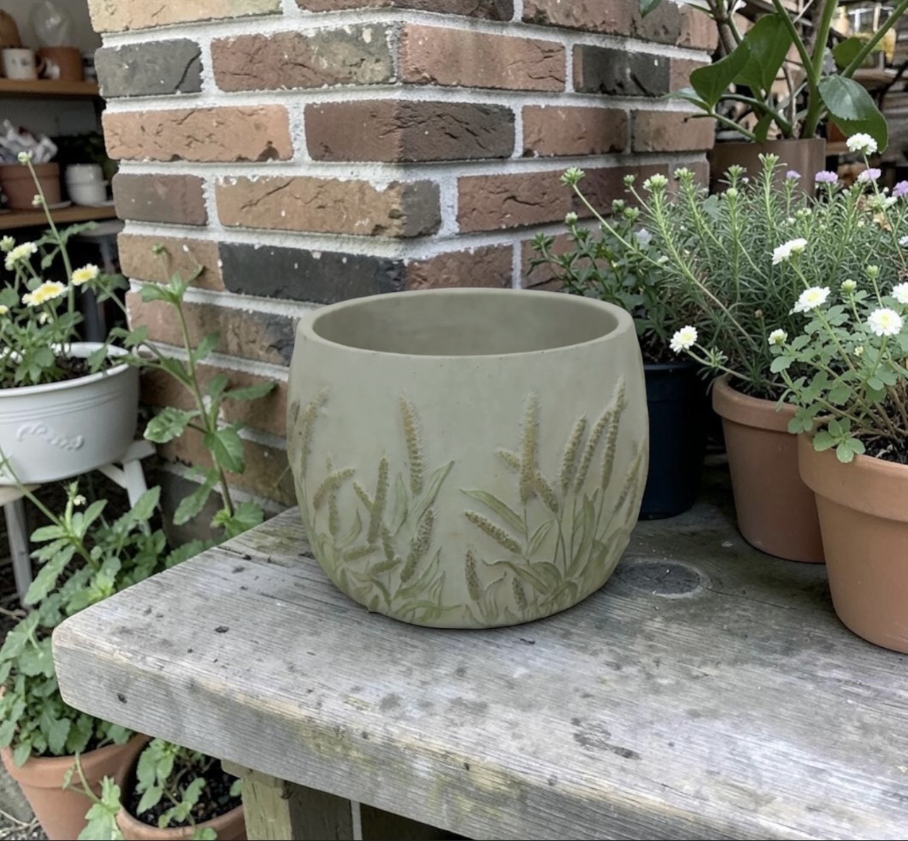 Foxtail Foliage Design Cement Pot - Image 2
